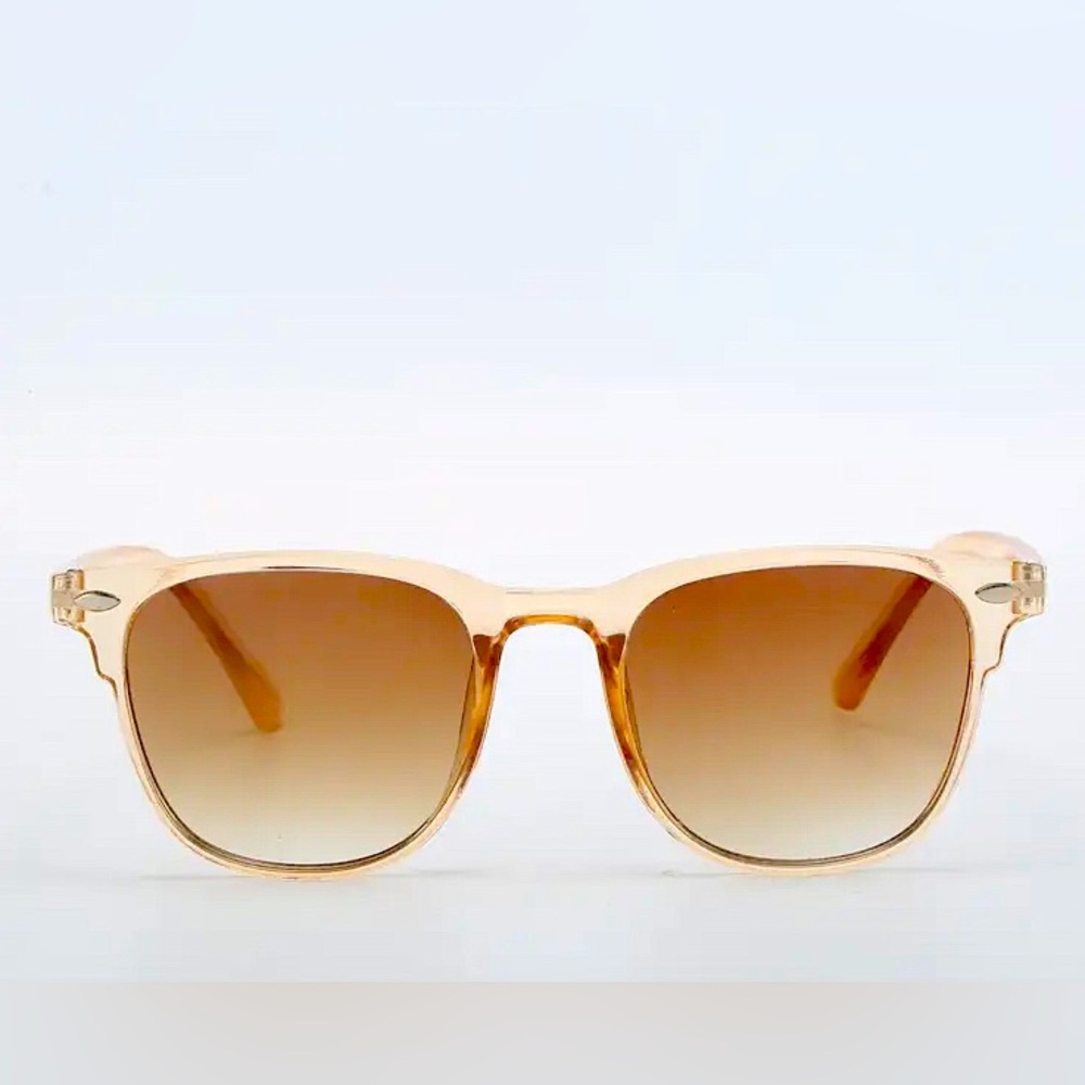 Stylish Clear/ Tan Sunglasses w silver-tone details on the brim